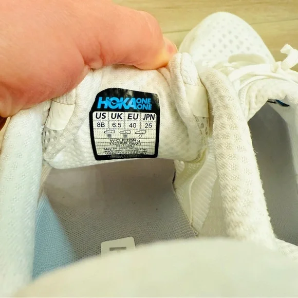 HOKA| EUC Clifton 9 Women's White Running Shoes in Size 8 - Picture 7 of 9